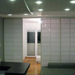 Bela klizna vrata Bela klizna vrata